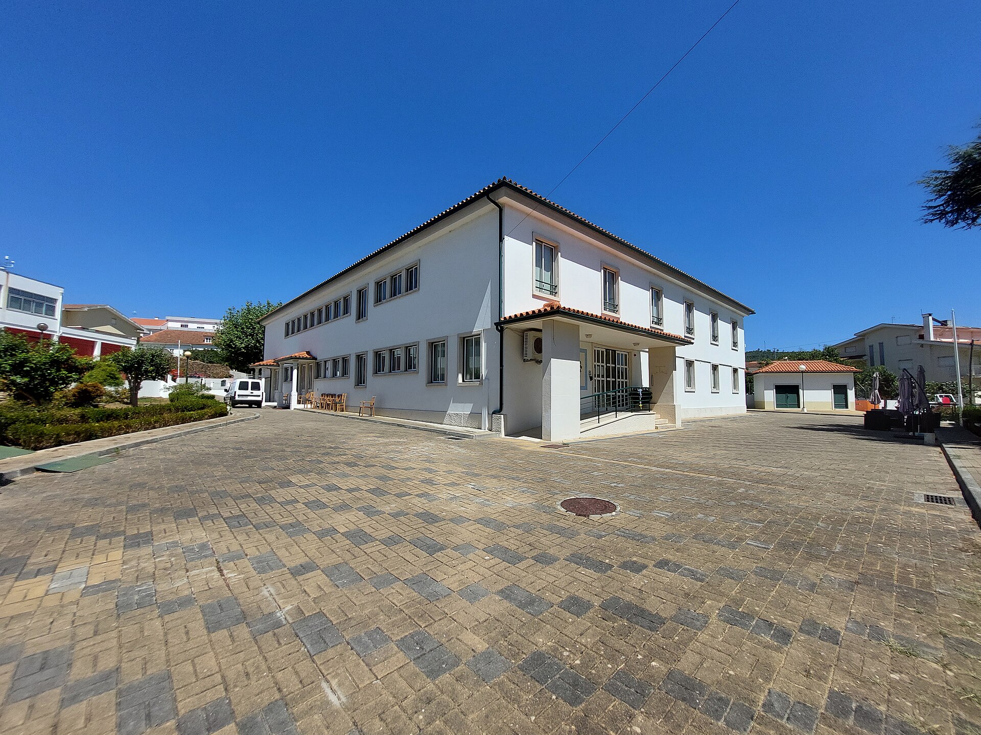 Imagem de referência de Hospital de Castanheira de Pêra, descrito nos dados abertos como hospital edificado por ordem de Bissaya Barreto, concluído em 1958, situado em Castanheira de Pêra