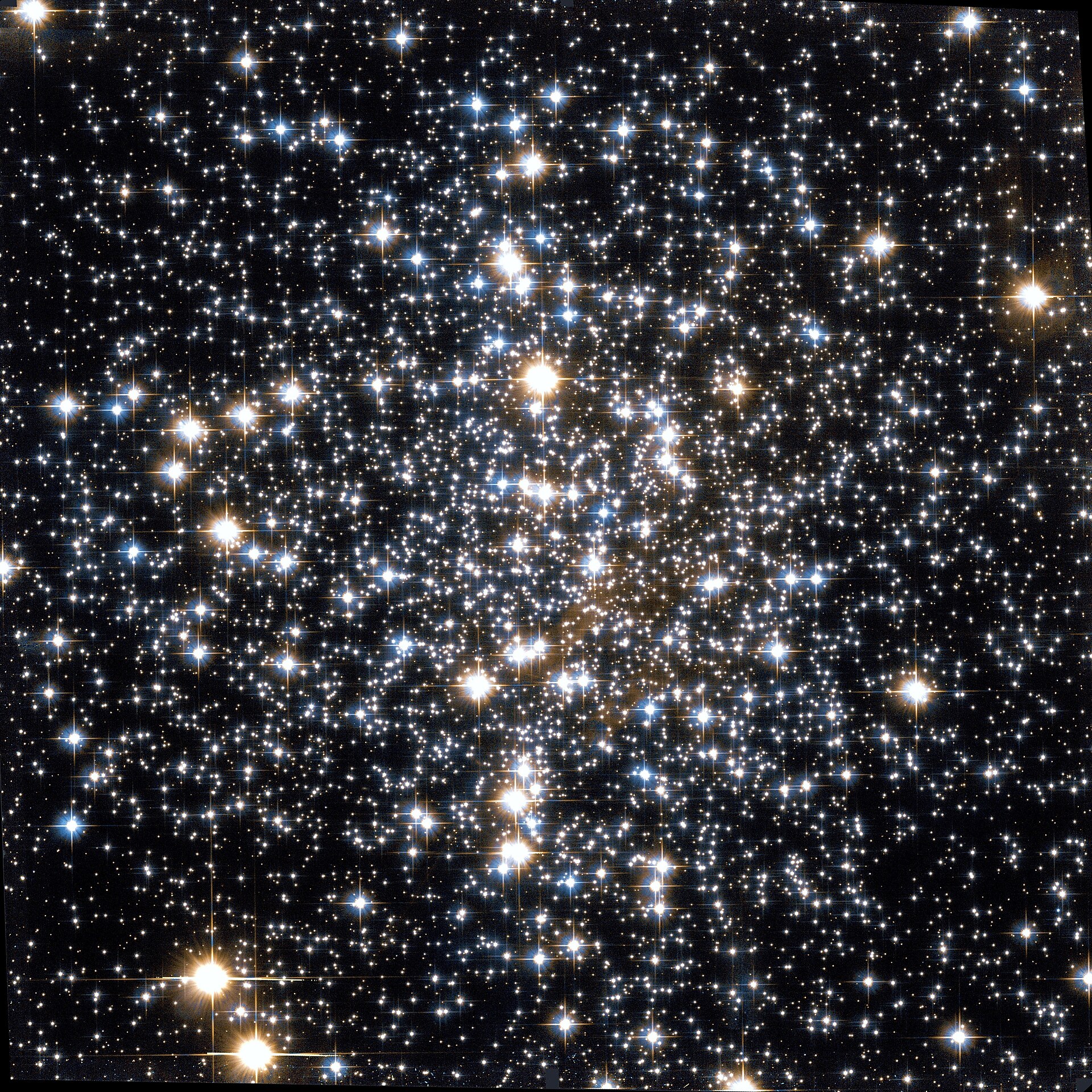 Imagem de referência de Messier 4, descrito nos dados abertos como aglomerado globular