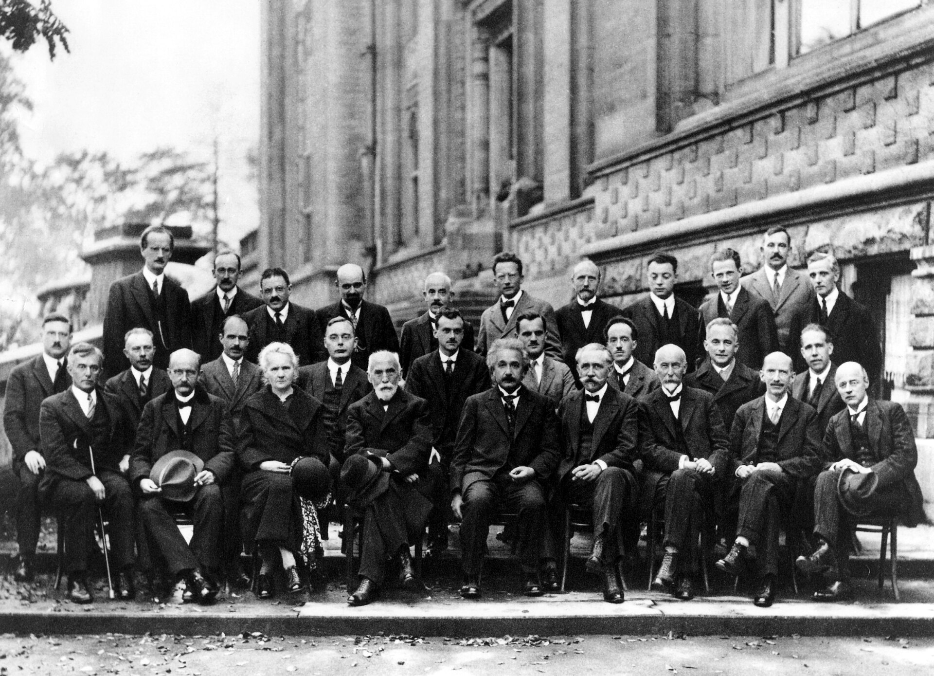 Imagem de referência de mecânica quântica, descrito nos dados abertos como ramo da física que estuda a matéria e energia na escala atômica