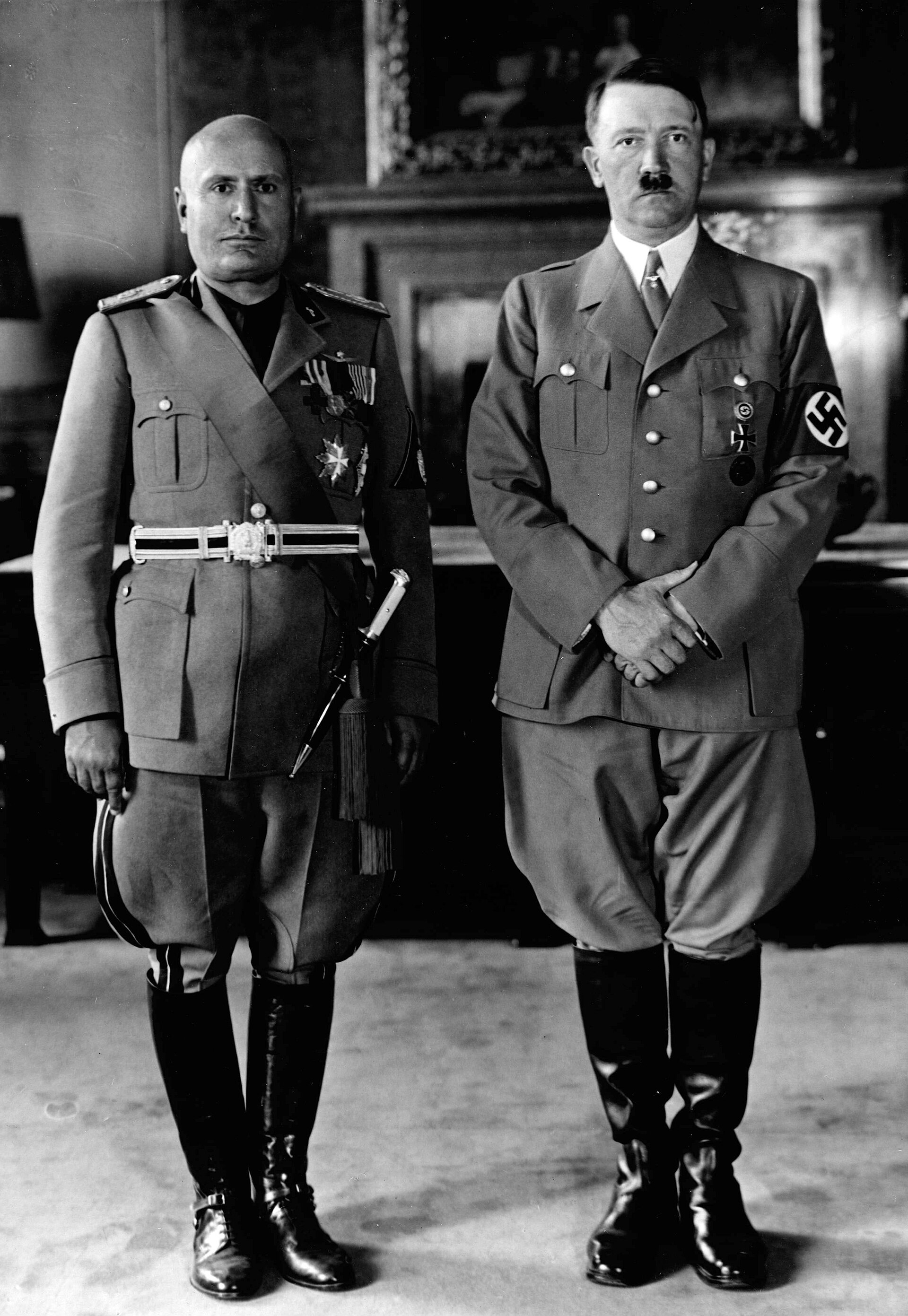 Imagem de referência de fascismo, descrito nos dados abertos como forma de ultranacionalismo autoritário de extrema-direita