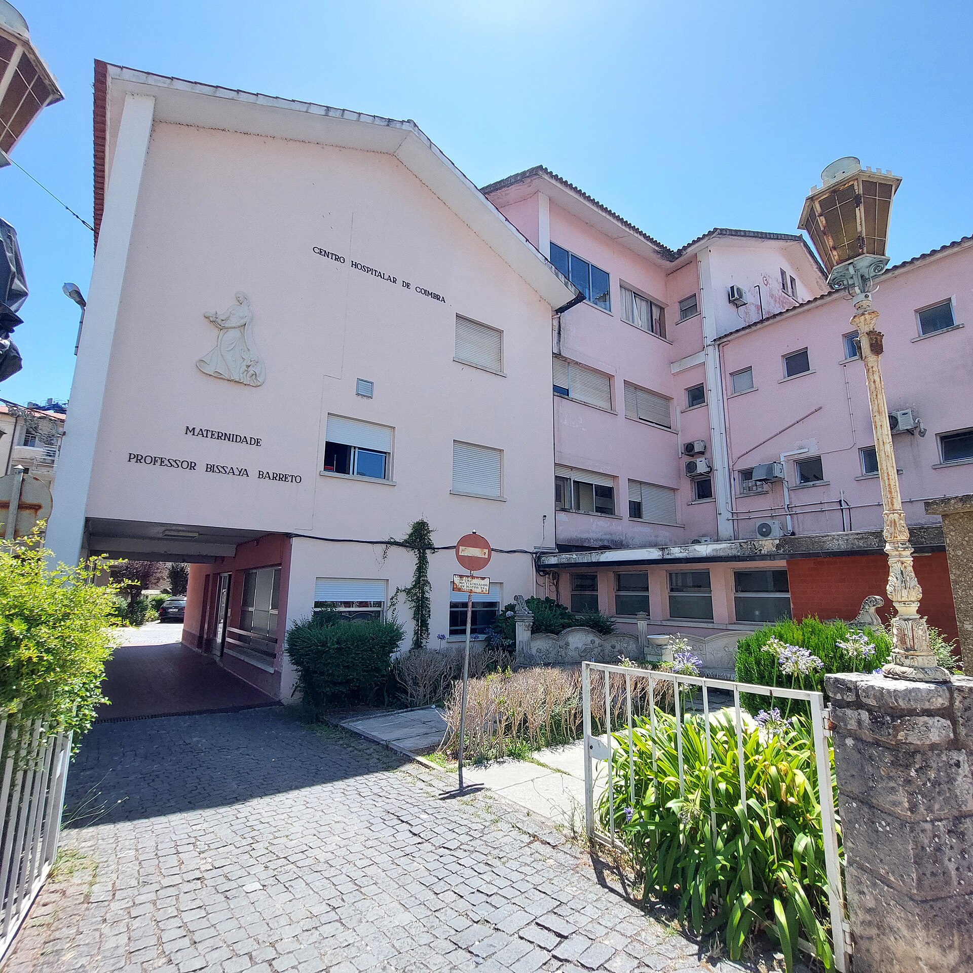 Imagem de referência relacionada a Maternidade Bissaya Barreto, item descrito como maternidade pública em Coimbra, Portugal