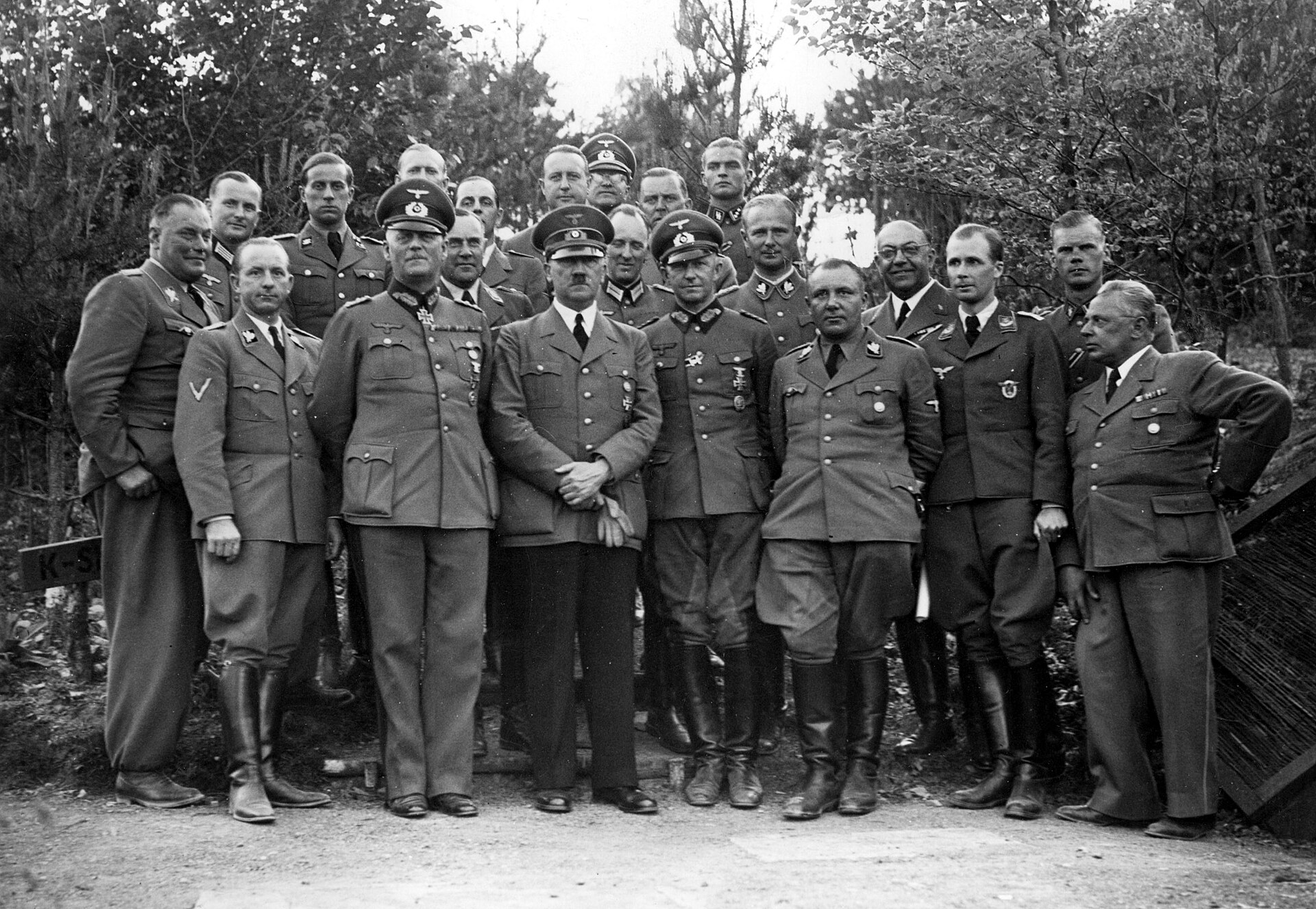 Imagem de referência de Theodor Morell, descrito nos dados abertos como médico particular de Adolf Hitler