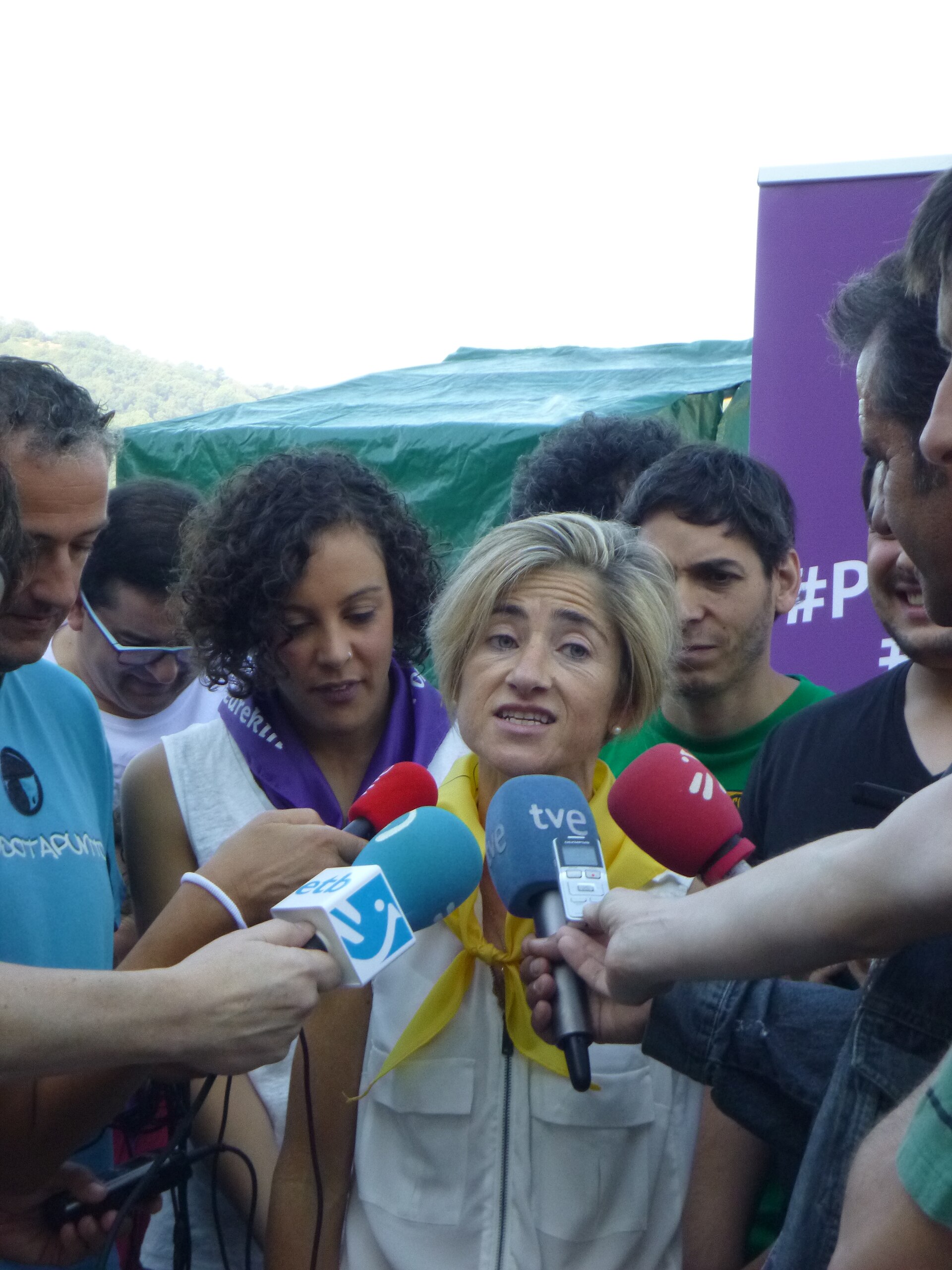 Imagem de referência relacionada a Pili Zabala, item descrito como política espanhola