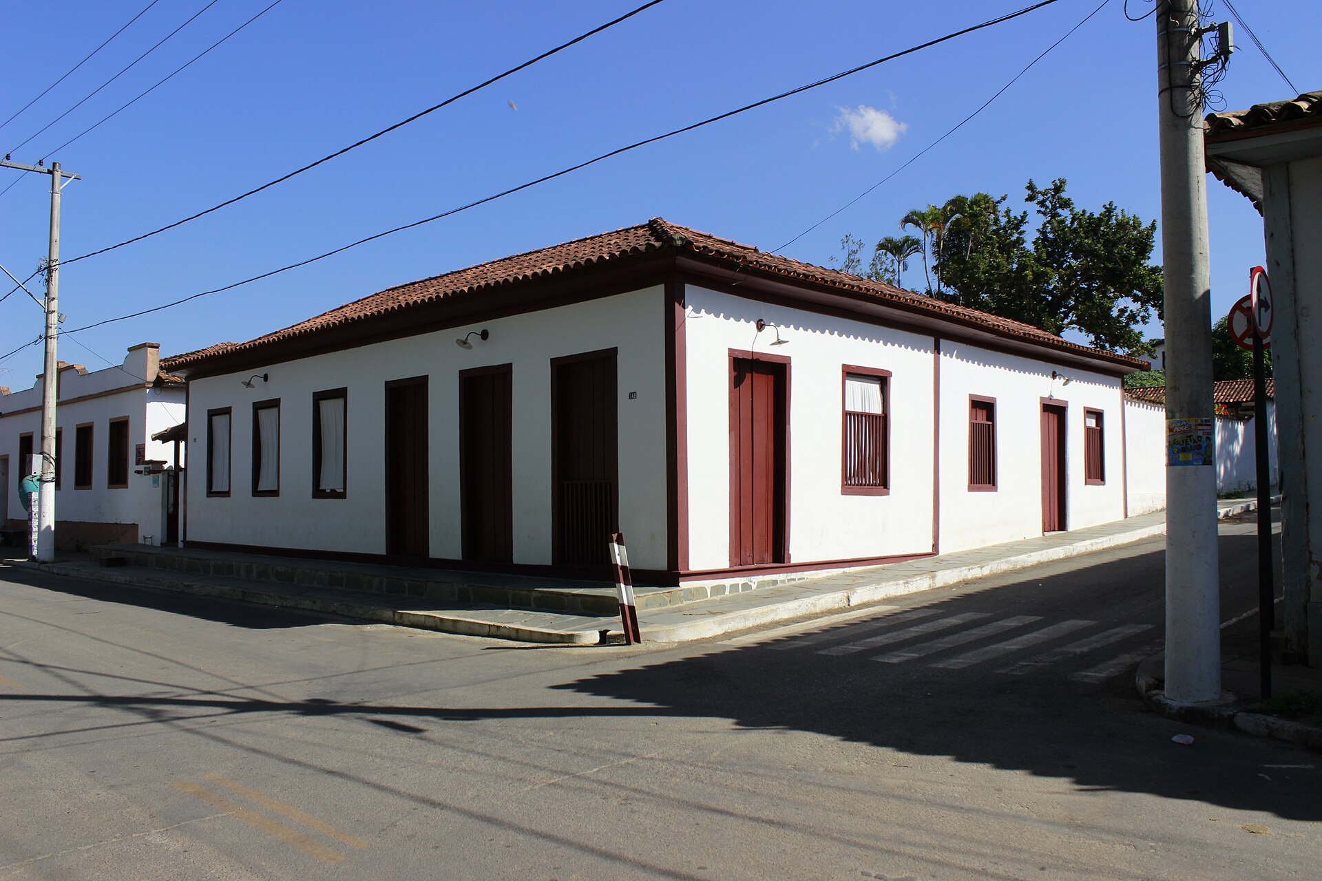 Imagem de referência de Guimarães Rosa, descrito nos dados abertos como escritor, médico e diplomata brasileiro