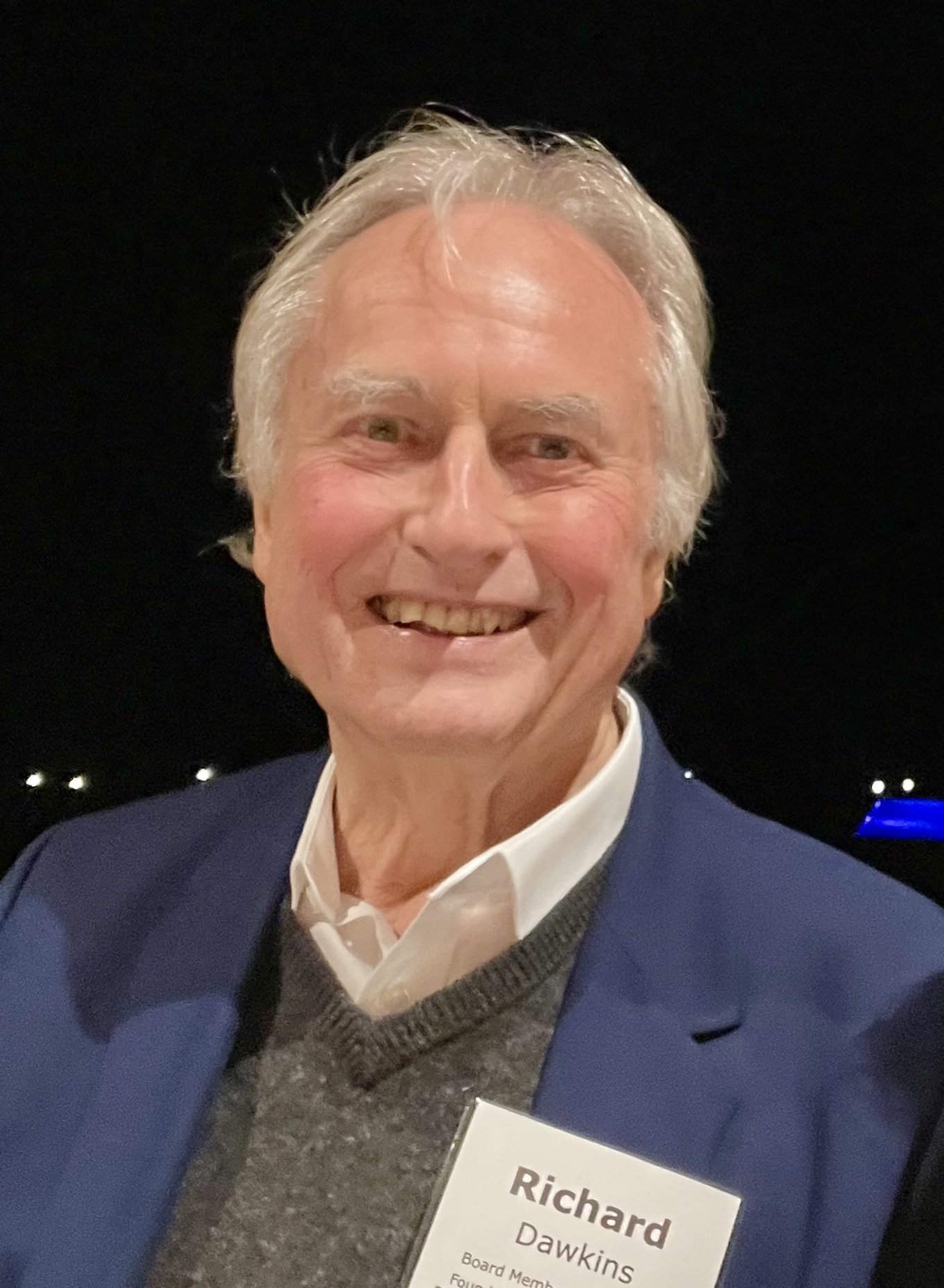 Imagem de referência de Richard Dawkins, descrito nos dados abertos como etólogo, biólogo e divulgador científico britânico