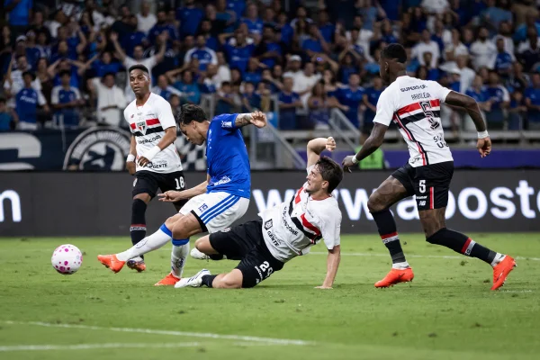 Brasileirão: Cruzeiro assume a liderança do returno; Corinthians é o último - destaque galeria