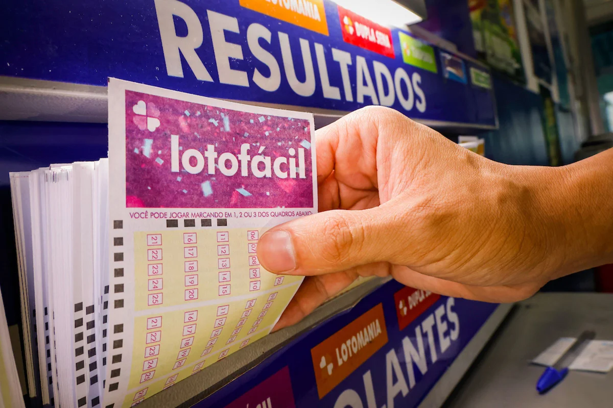 Duas apostas do Paraná dividem prêmio da Lotofácil 3799. Veja resultado