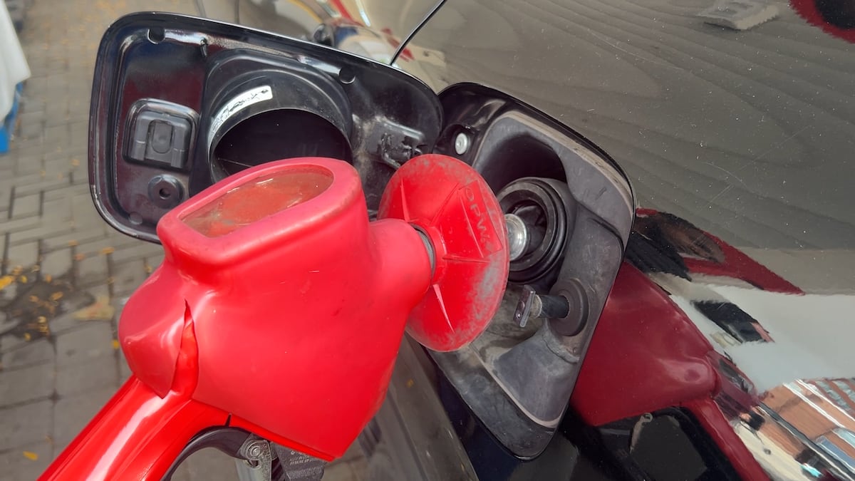 ‘That’s insane’: Ottawa drivers hit with high prices at the pump this weekend