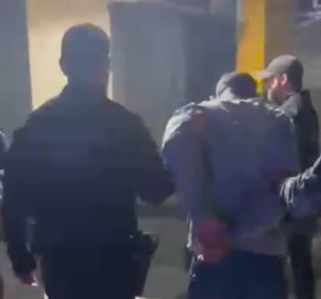 Polícia prende investigado por homicídio de homem que teve corpo incendiado em Maricá (RJ)