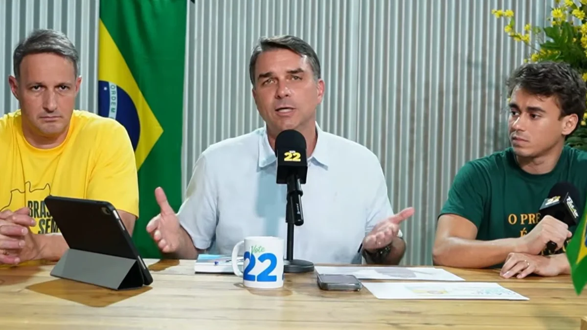 Flávio Bolsonaro defende redução da maioridade penal e ironiza emenda do PT