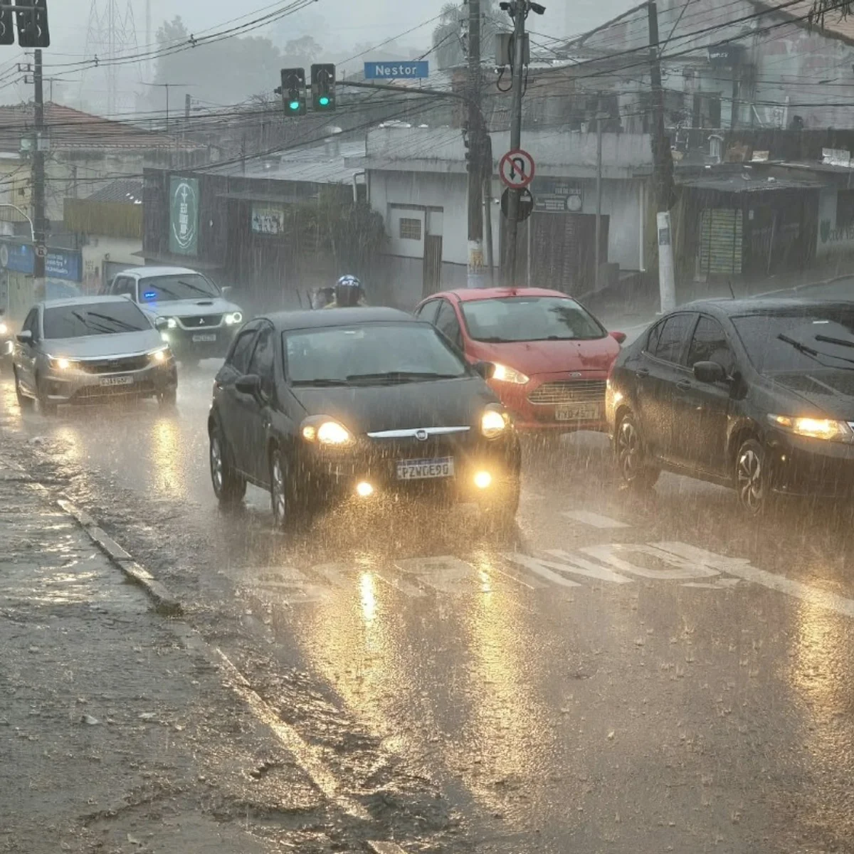 São Paulo tem estado de alerta para temporais no domingo, dia do 2º turno