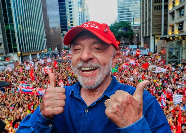 Reeleito para 4º mandato, Lula completa 81 anos nesta terça-feira (27/10)