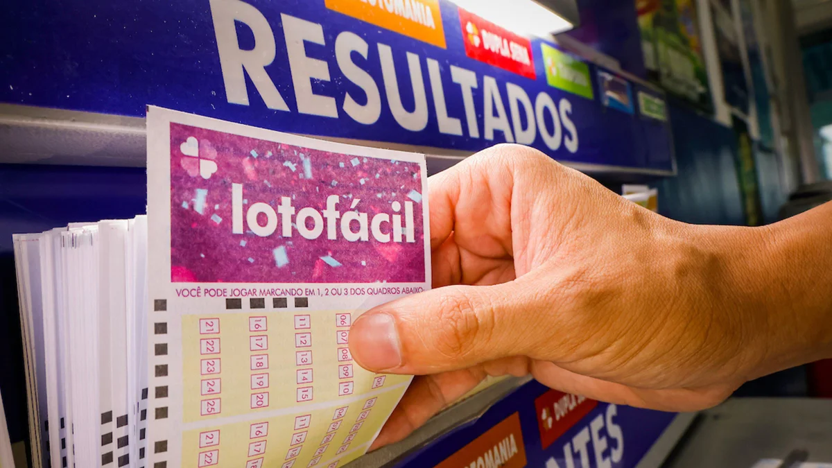 Duas apostas do Paraná dividem prêmio da Lotofácil 3799. Veja resultado