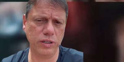 Tarcísio e Flávio compartilham vídeo de jovem usando drogas e o associam falsamente a ato pró-Lula na Paulista Foto: Reprodução/X