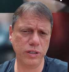 Tarcísio e Flávio compartilham vídeo de jovem usando drogas e o associam falsamente a ato pró-Lula na Paulista Foto: Reprodução/X