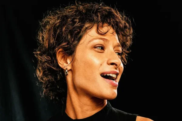 Veja primeira foto de Luisa Arraes em filme de Cássia Eller após polêmica - destaque galeria