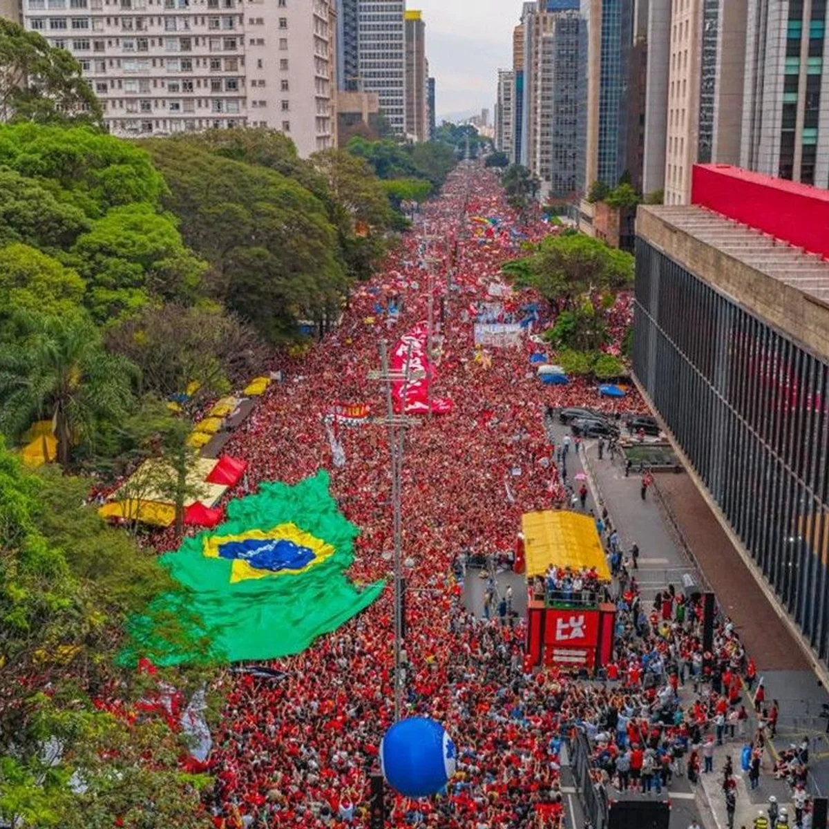 TSE manda apagar fake news que associam Lula a ritual satânico na Paulista