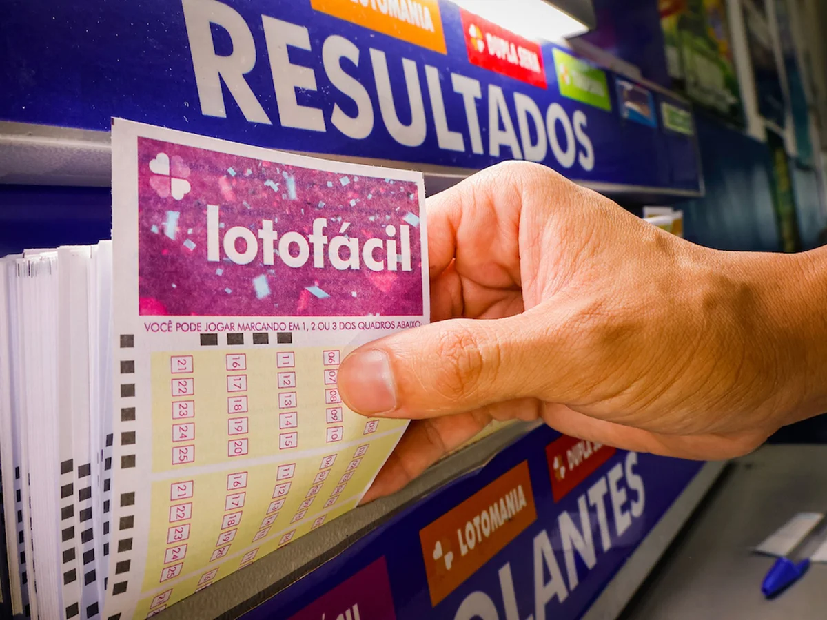 Duas apostas do Paraná dividem prêmio da Lotofácil 3799. Veja resultado